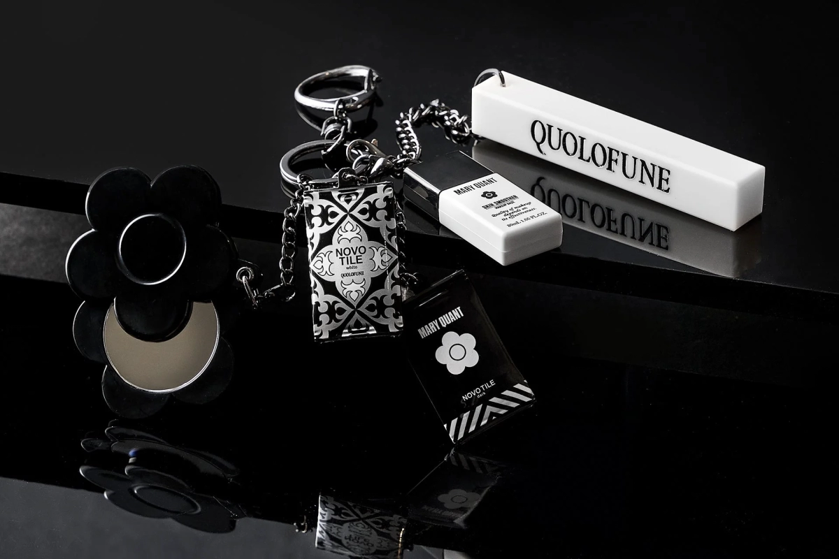 Collaboration Charm and Cosmetics