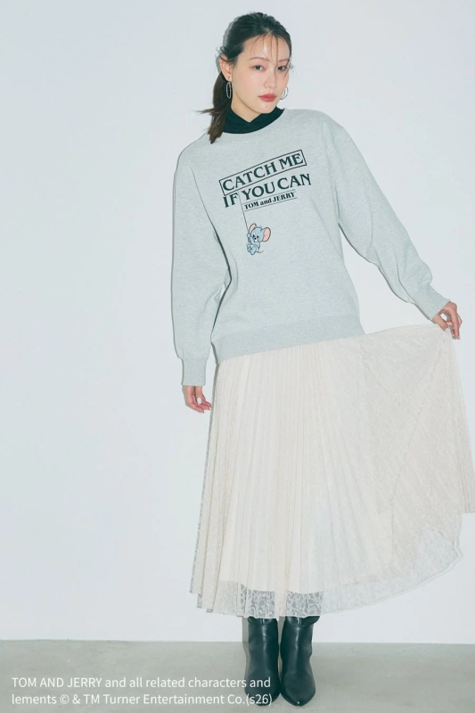 Grey Tuffy Sweatshirt Styling 1