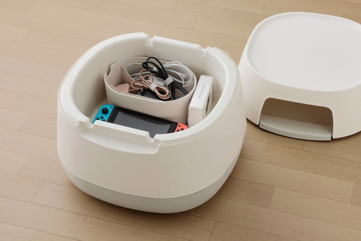 Inside the 3-layer storage with electronics