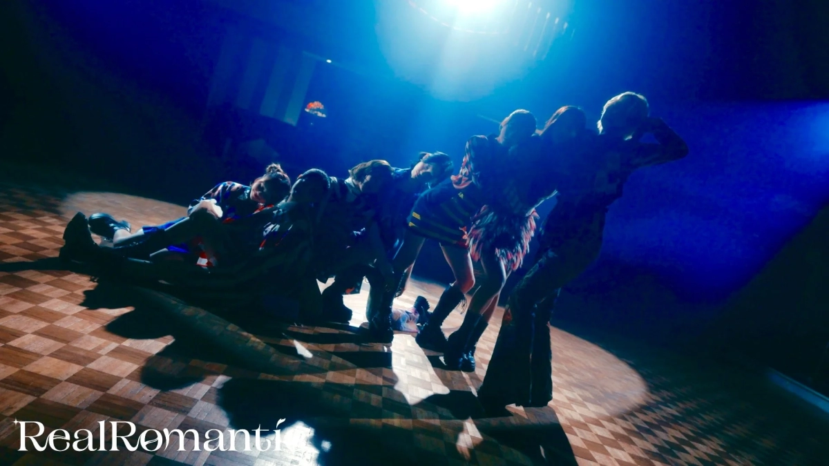 RealRomantic "EGGGG" Performance Video Still