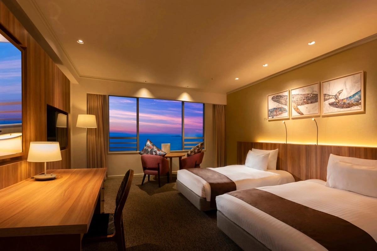Hotel New Akao guest room with ocean view