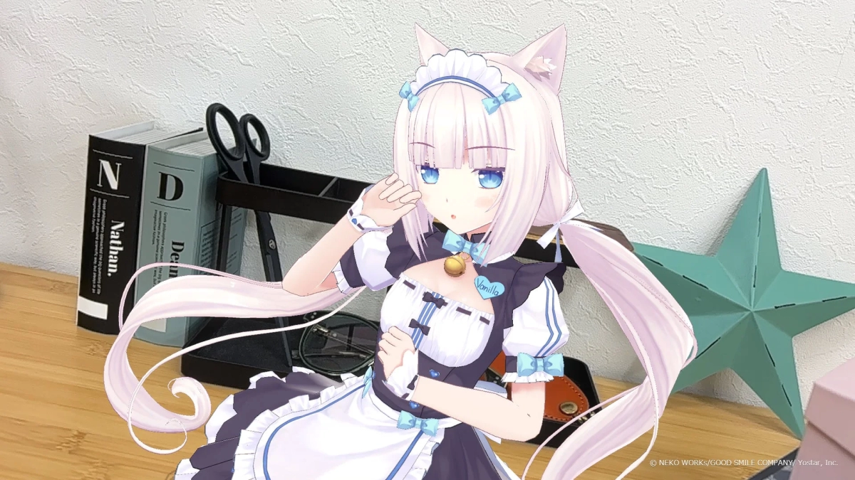 Vanilla Holomodel sitting on a desk