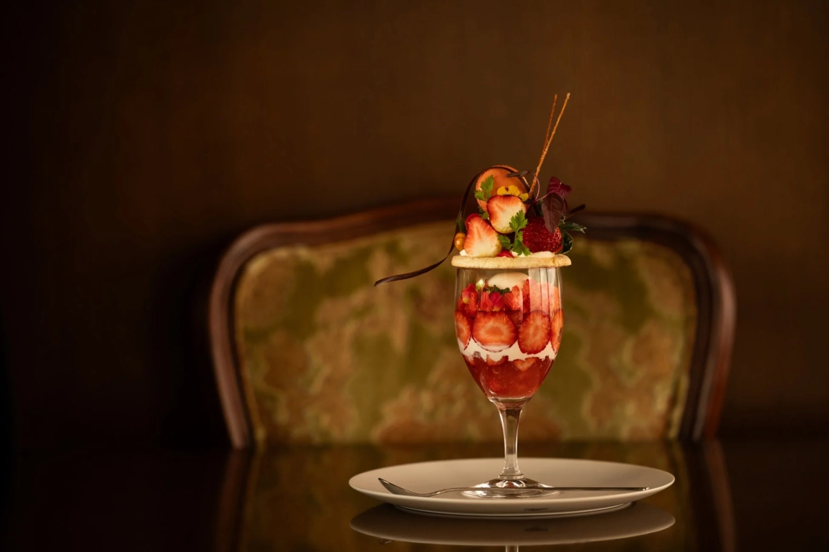 Izu Strawberry Parfait with Black Tea Gelee and Fromage Blanc Spheric
