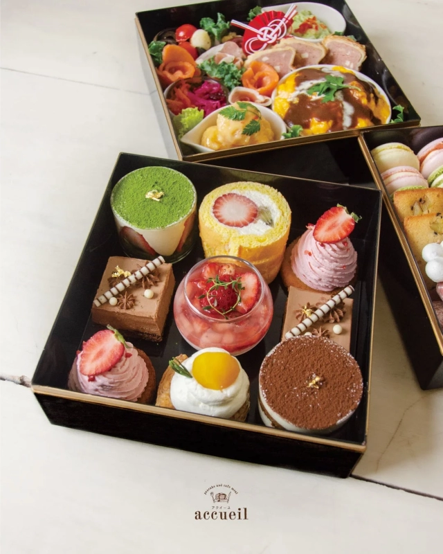 First Tier of Accueil Oju featuring Strawberry Shortcake, Matcha Tiramisu, and Chocolate Cake