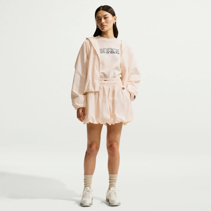 Model wearing W BUBBLE SKIRT