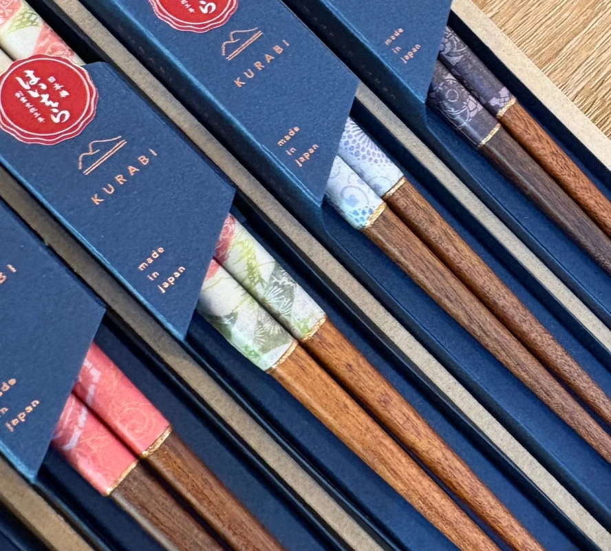 KURABI chopsticks detail