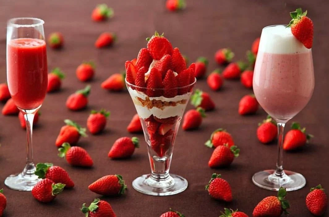 Strawberry Parfait and Drinks