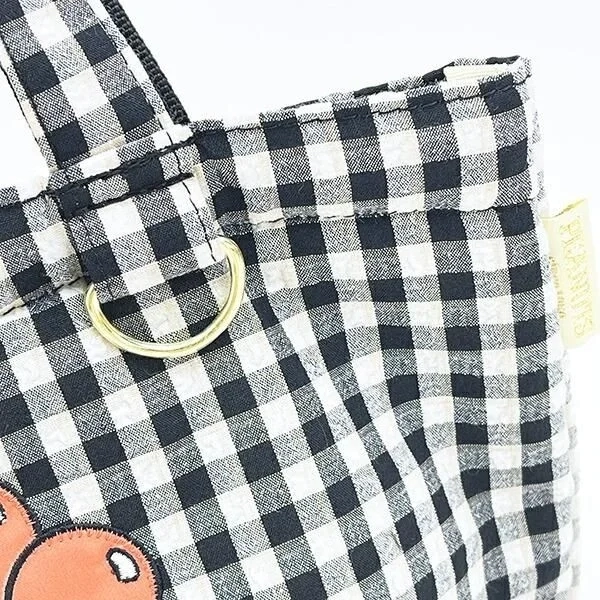 Carabiner detail on tote bag