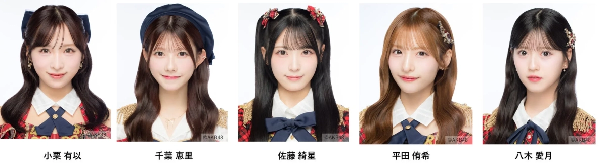 AKB48 members on fashion stage