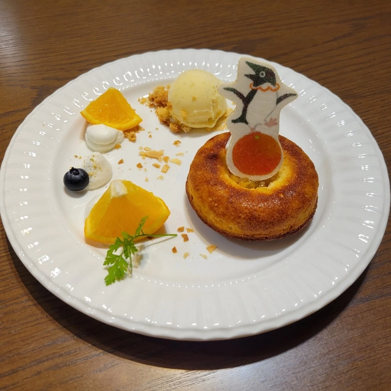 Adelie Penguin Orange Cake