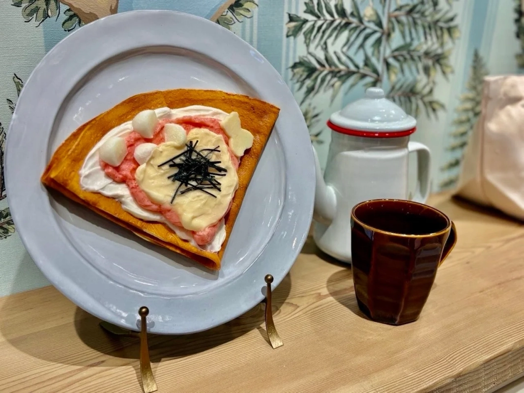 Crepe with mochi and nori