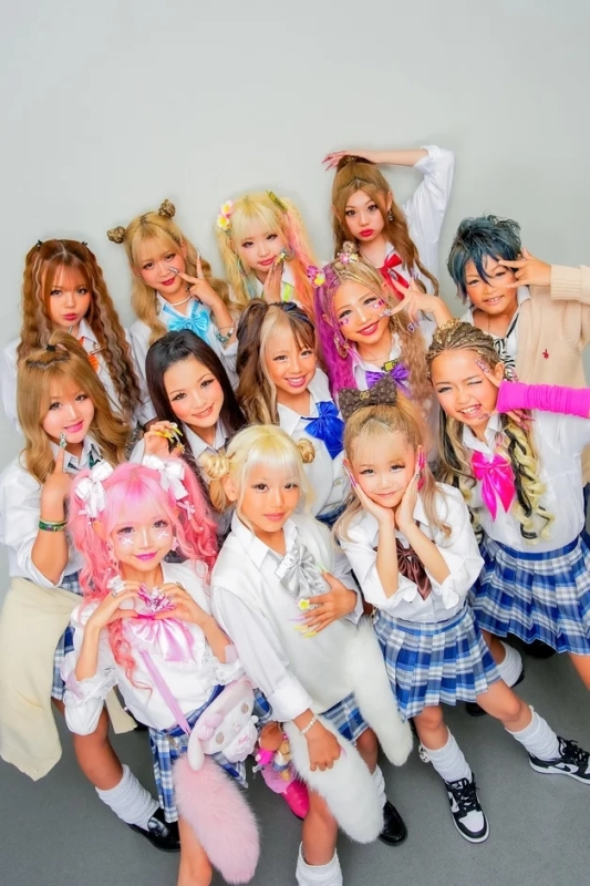 KOGYARU group photo