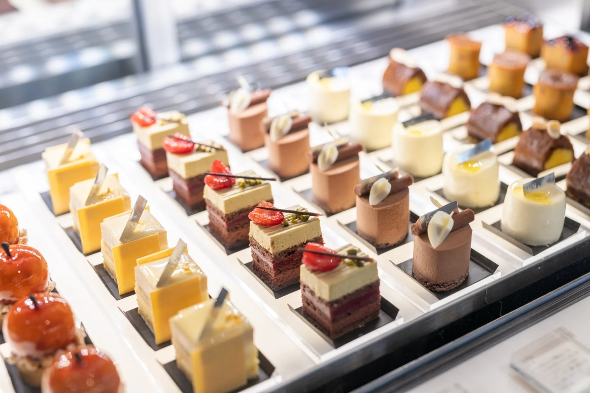 Mignardises Display Case