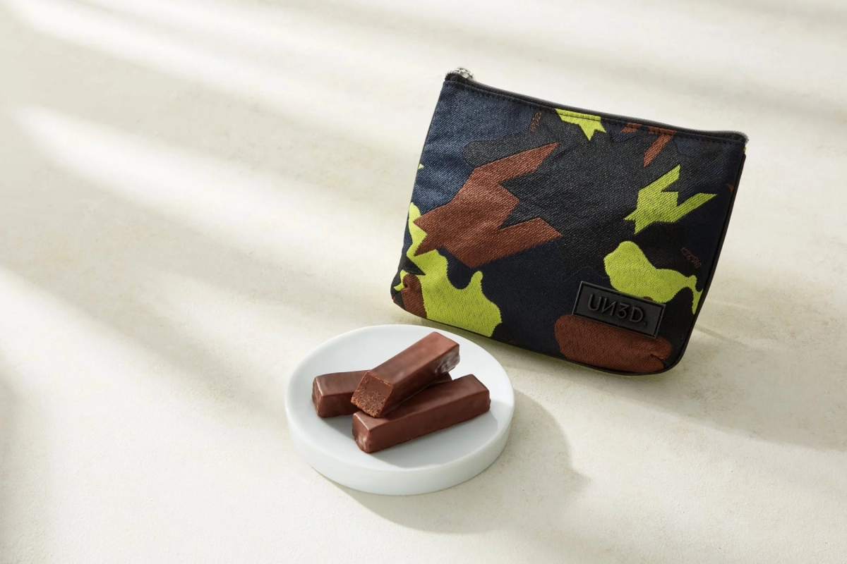 UN3D. x teal chocolate bars and camouflage pouch