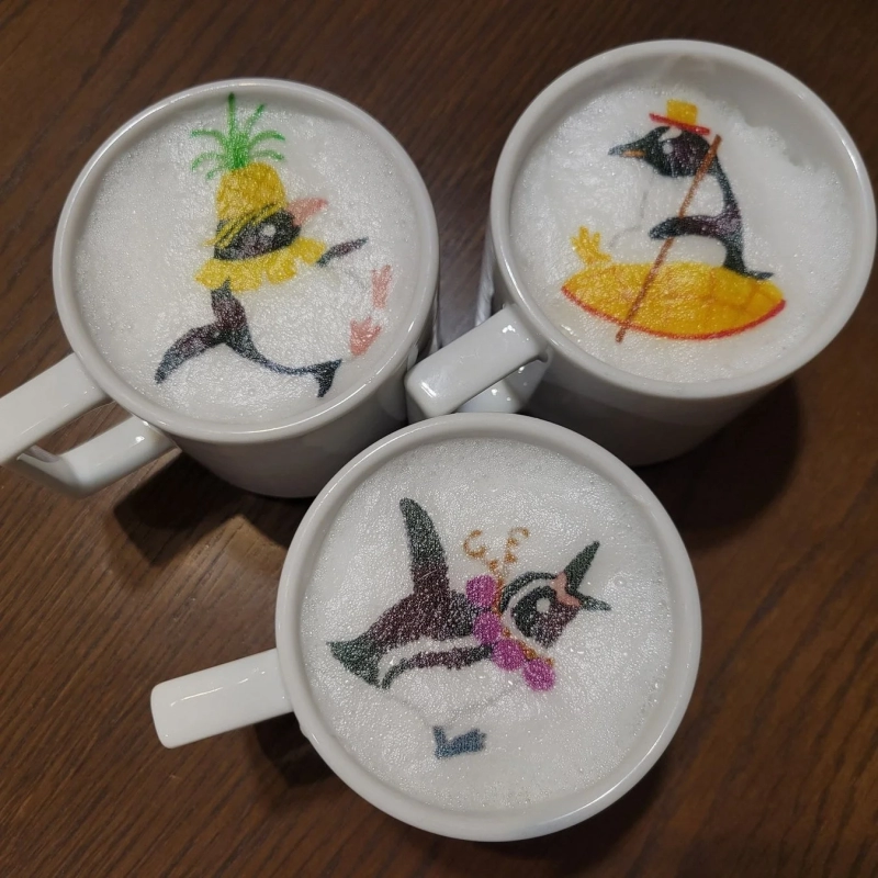 Nara Penguin Land Hot Cafe Latte