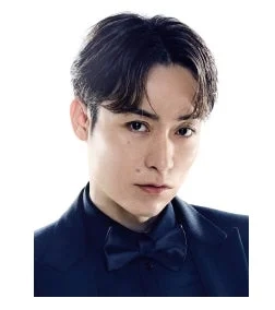 EXILE TETSUYA in a suit