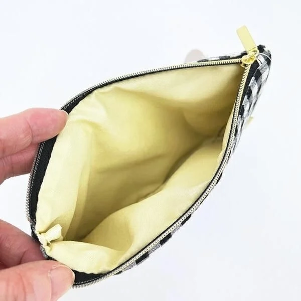 Inside view of flat pouch