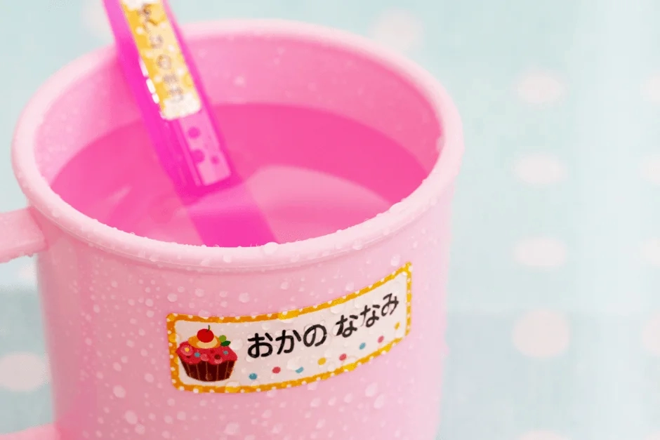 Waterproof name seal on a cup