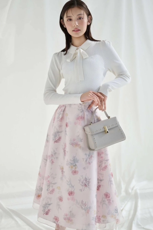 Bold Floral Skirt Look