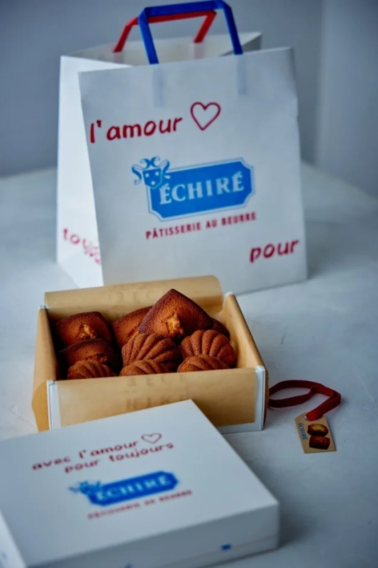 Échiré Financiers and Madeleines in a special gift box with a themed shopper