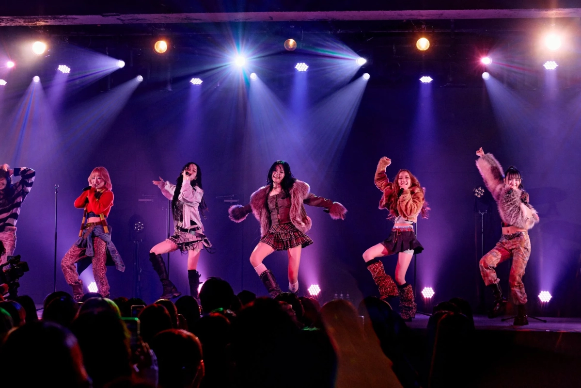 MYERA dynamic live performance