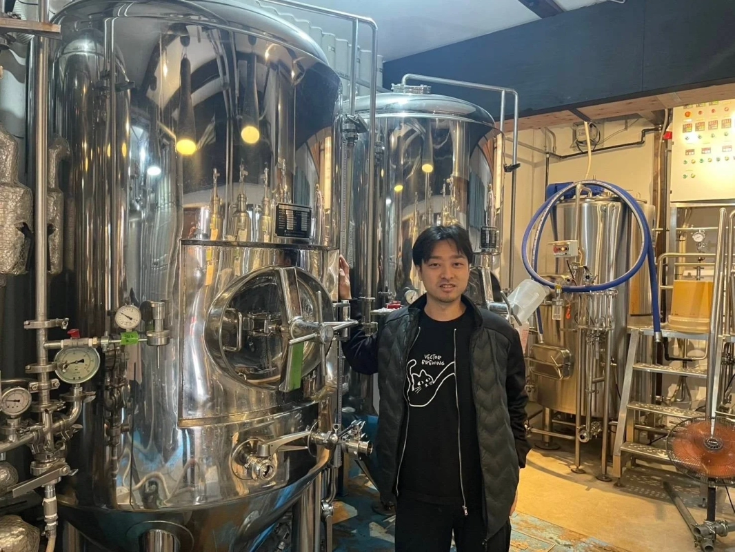 Brewer Taro Igarashi at VECTOR BREWING
