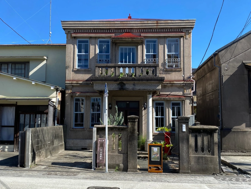 The charming, retro-style exterior of Yakuzen Kissa KURA