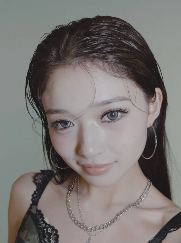 Eyemony Image Model YUNA