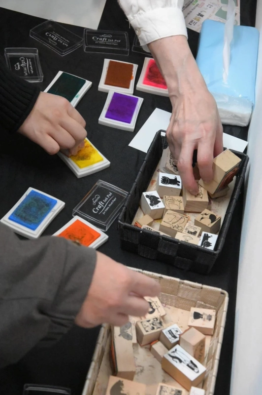 Cat-themed stamp corner