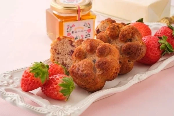 Paw Print Strawberry Cake