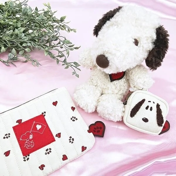 Collection overview: plush, quilted pouch, carabiner pouch