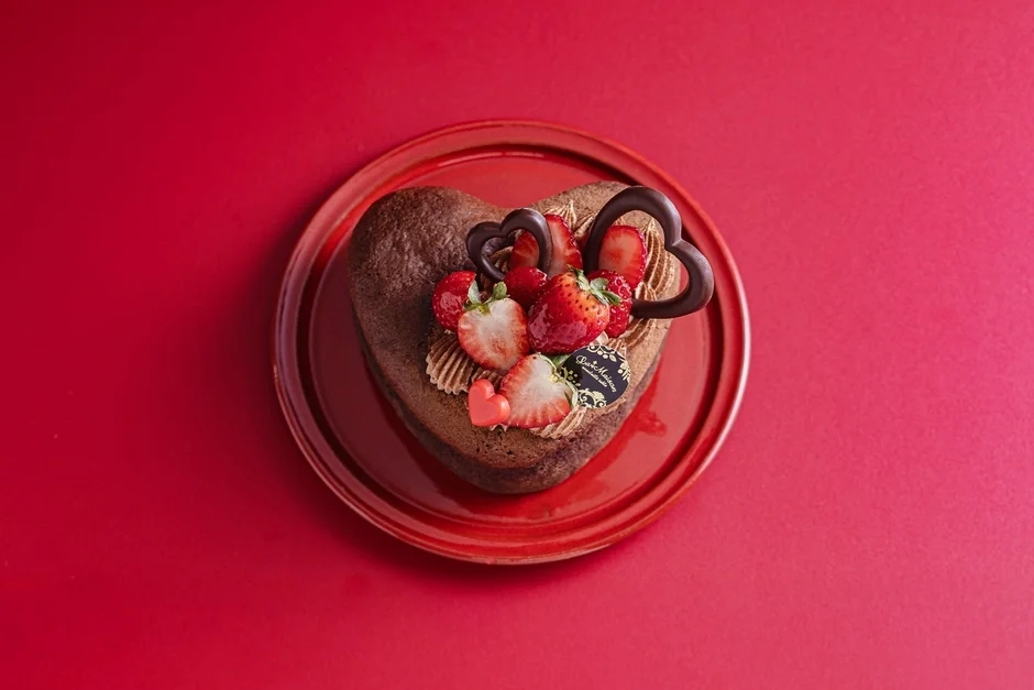 Strawberry and Heart Gateau Chocolat