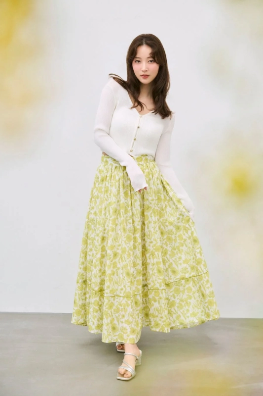 LOOK2 Knit tops and Skirt