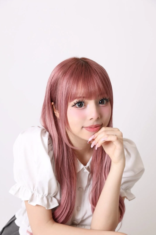 Aisa, the narrator of the audition program