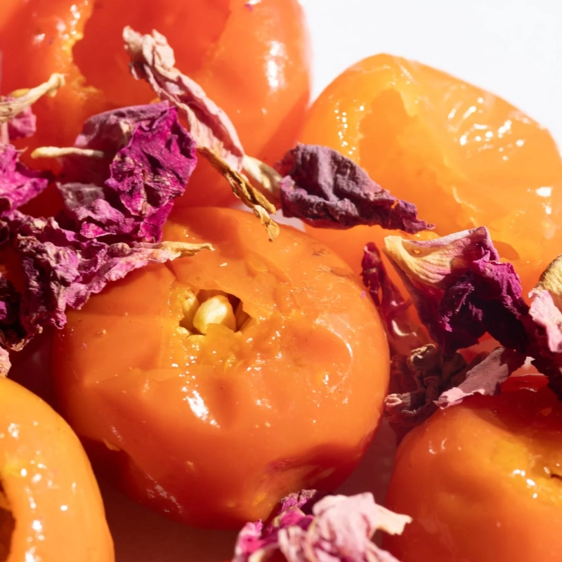 Hamanasu fruit and petals