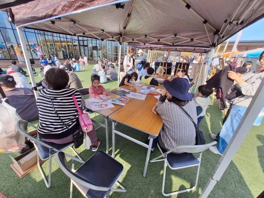 Children coloring at a workshop
