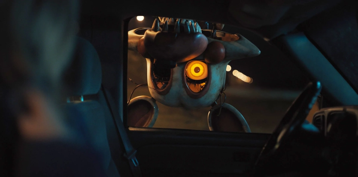 Animatronic peering into a car