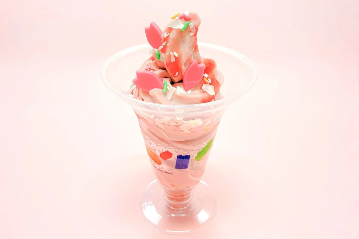 Sakura-themed dessert