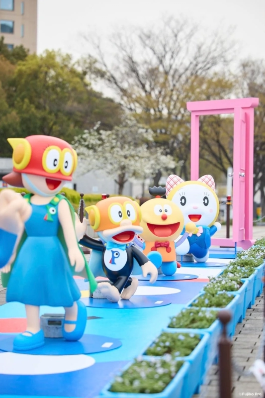 Fujiko F. Fujio characters on blue carpet