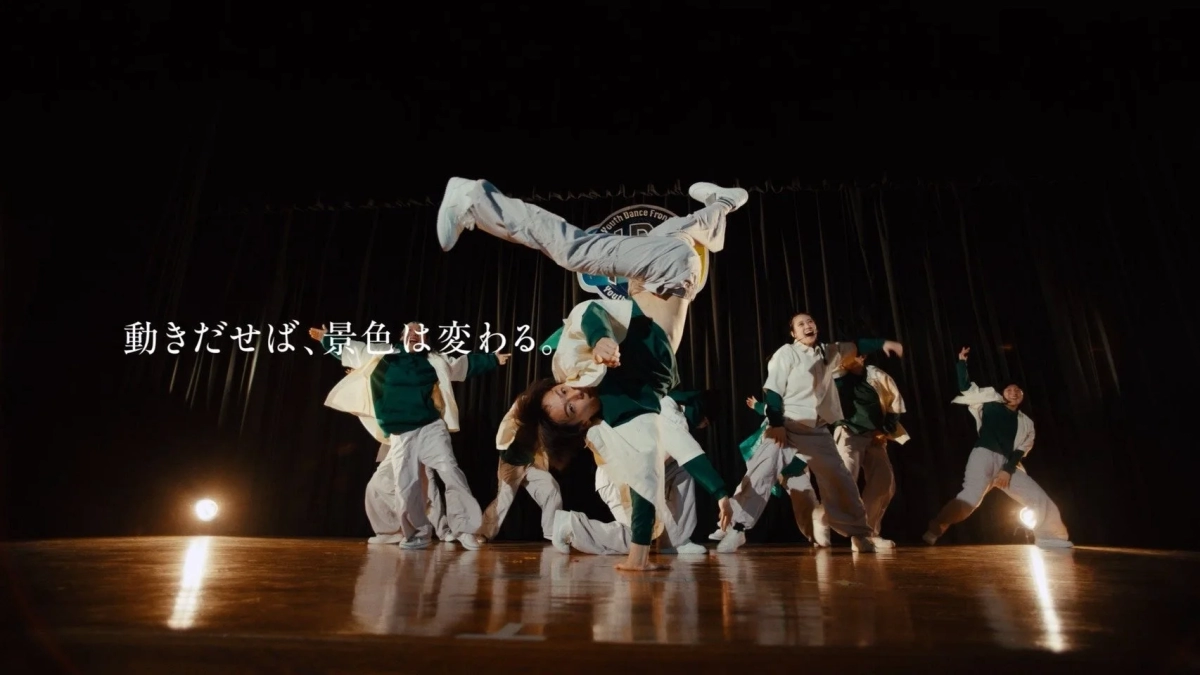 SoftBank CM "The scenery changes when you move."