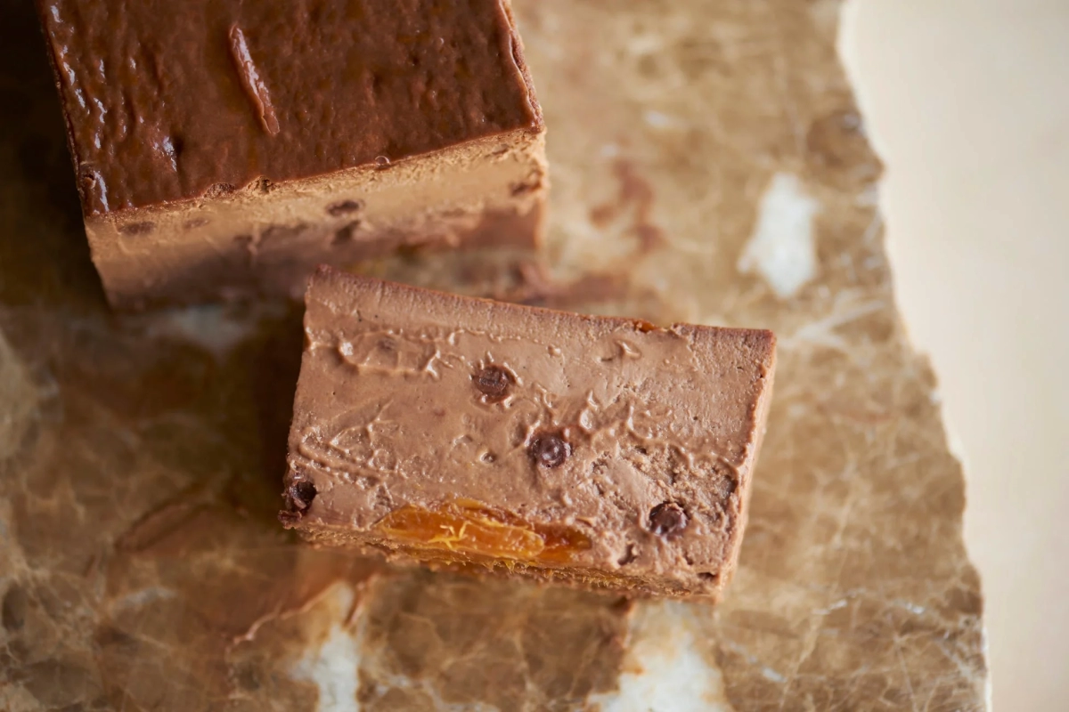 Mr. CHEESECAKE BROWN milk