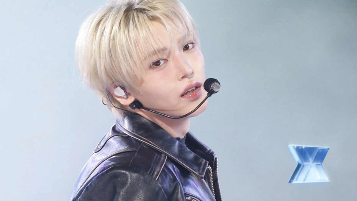 Male idol performance