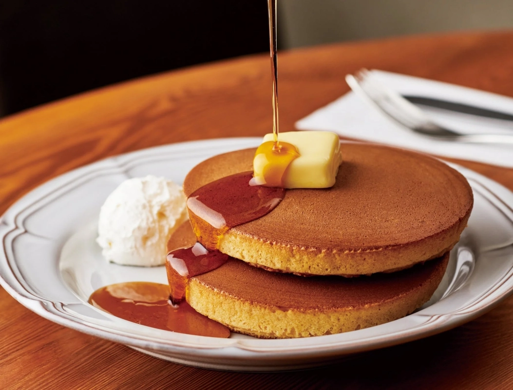 Traditional Hotcakes with Whipped Cream