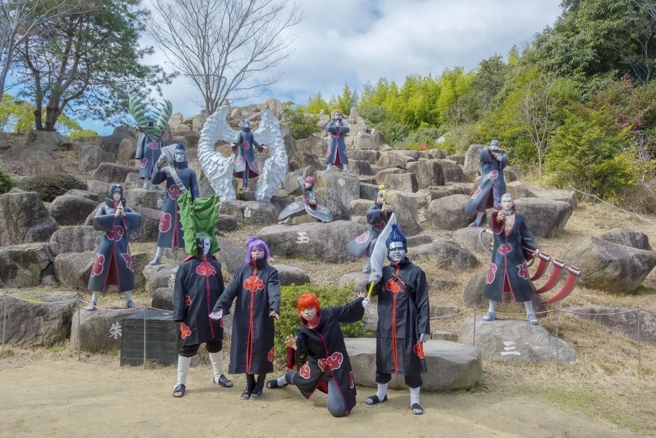 Akatsuki cosplayers outdoors