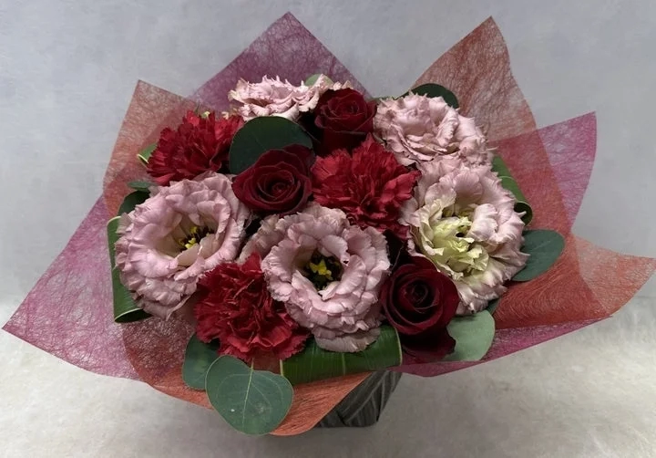 Fresh Flower Arrangement Red tones