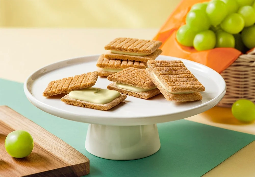 Shine Muscat Chocolat biscuits on a cake stand