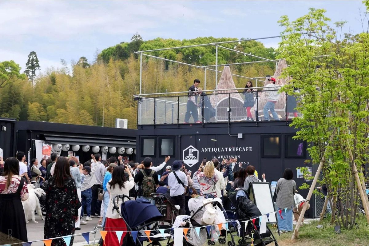 Outdoor cafe event at WHATAWON